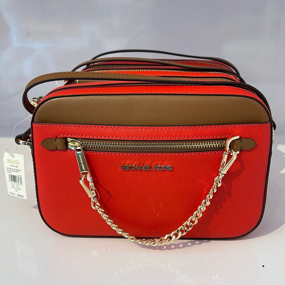 MICHAEL KORS 
Jet Set Item Large EW Zip Chain XBody Saffiano Leather Crossbody